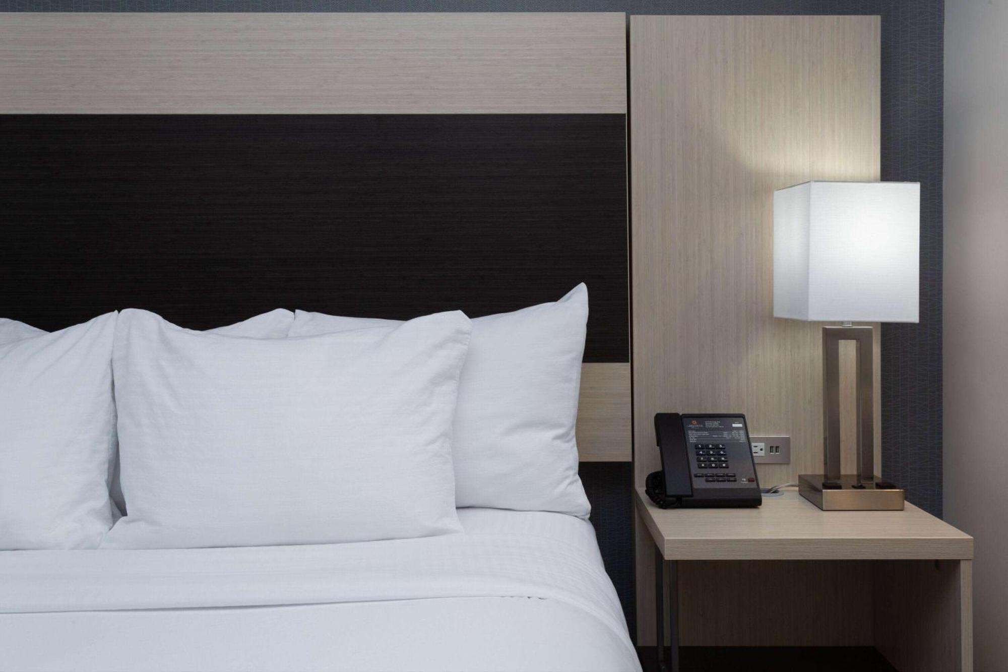 La Quinta Inn & Suites By Wyndham Shorewood Luaran gambar