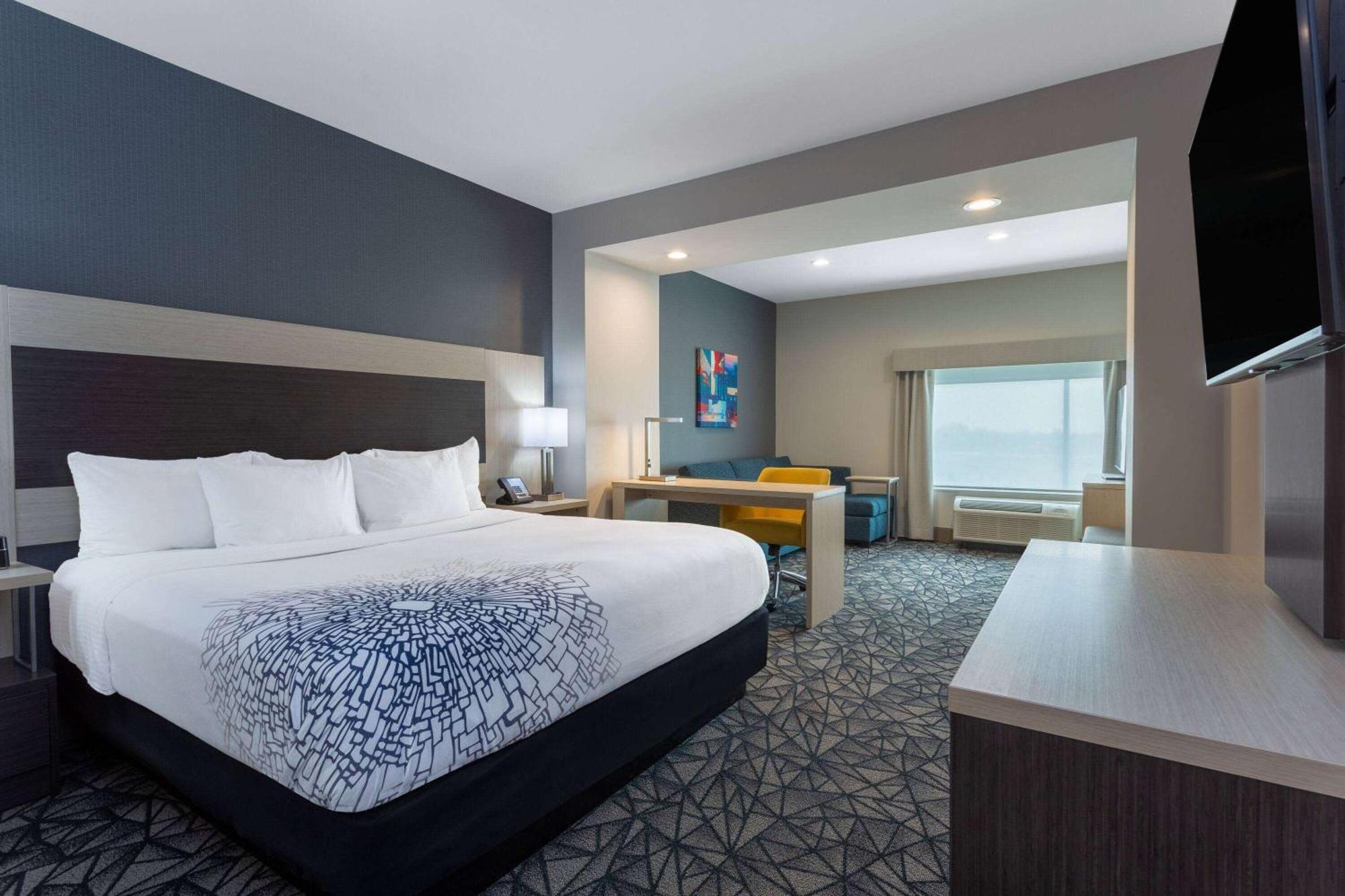 La Quinta Inn & Suites By Wyndham Shorewood Luaran gambar