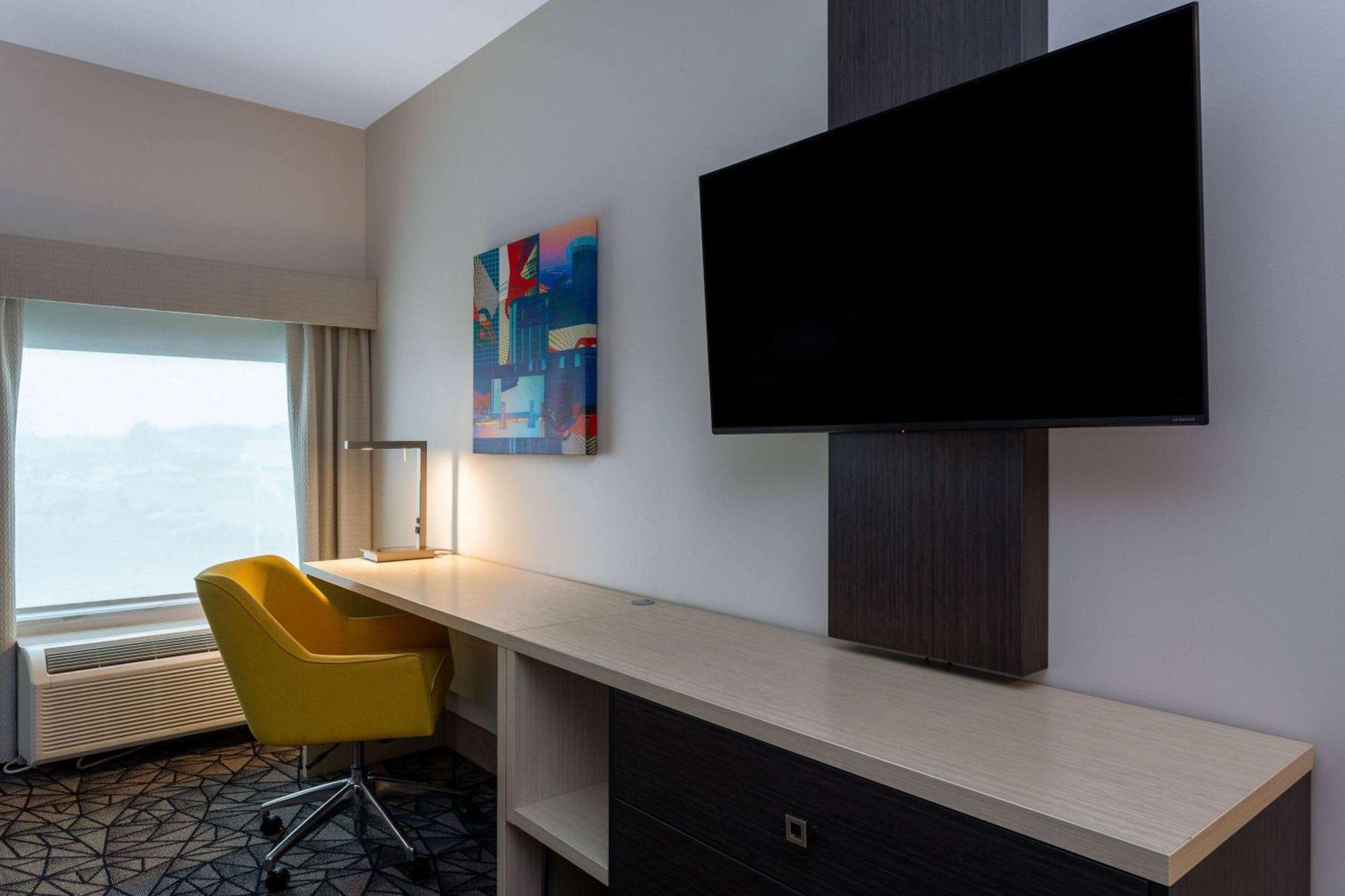 La Quinta Inn & Suites By Wyndham Shorewood Luaran gambar
