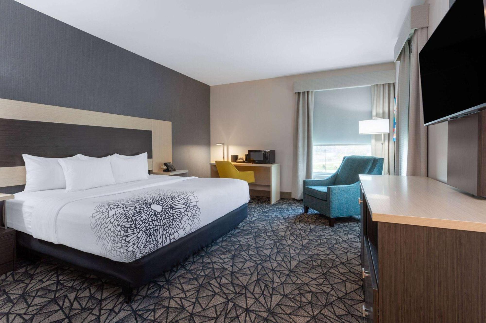 La Quinta Inn & Suites By Wyndham Shorewood Luaran gambar